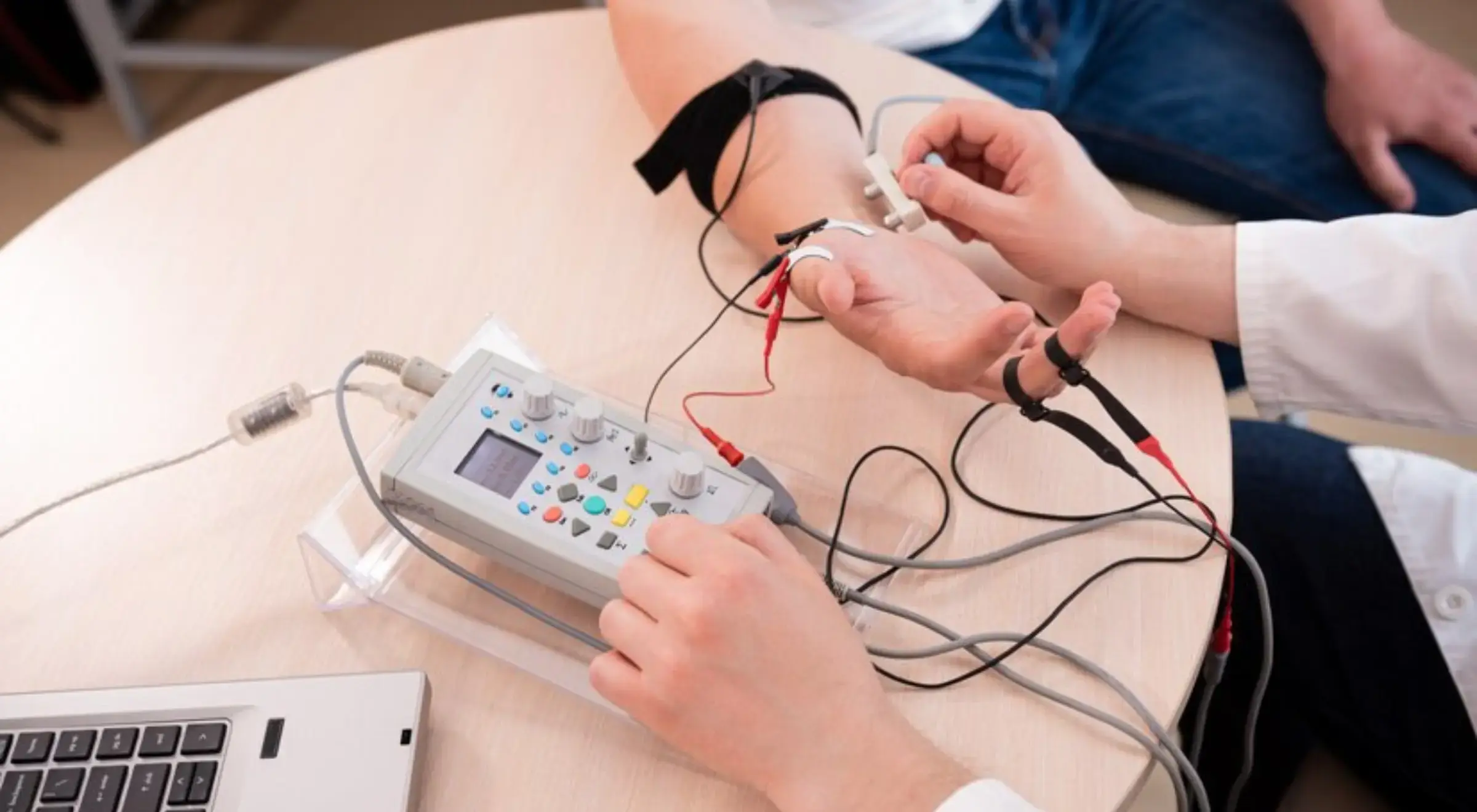  Remote Blood Pressure Monitoring: A Simple (But Complete) Guide 